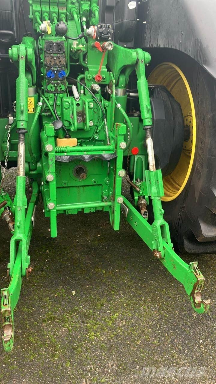 John Deere 6230R الجرارات