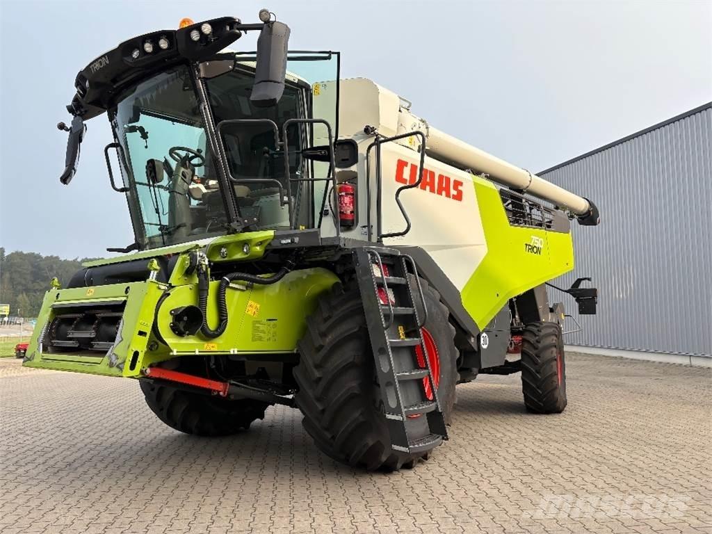 CLAAS TRION 750 حصادات