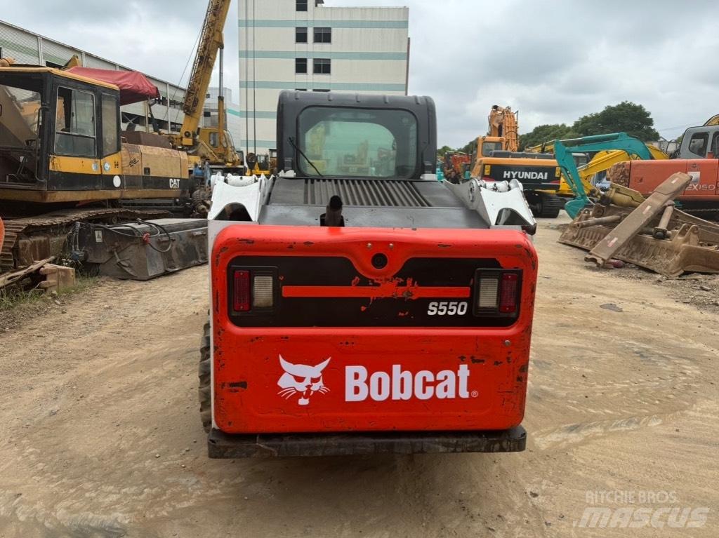 Bobcat S 550 لوادر انزلاقية التوجيه