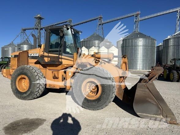 CASE 821C لوادر بعجل