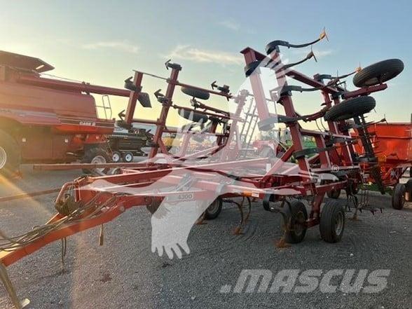 Case IH 4300 زراعات