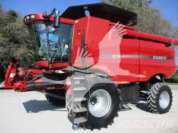 Case IH 7010 حصادات