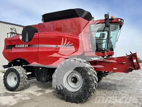 Case IH 7010 حصادات