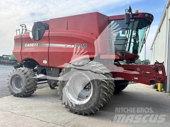 Case IH 7010 حصادات