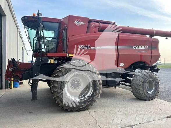 Case IH 7010 حصادات