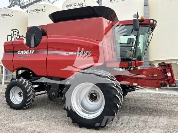 Case IH 7010 حصادات