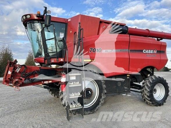 Case IH 7010 حصادات