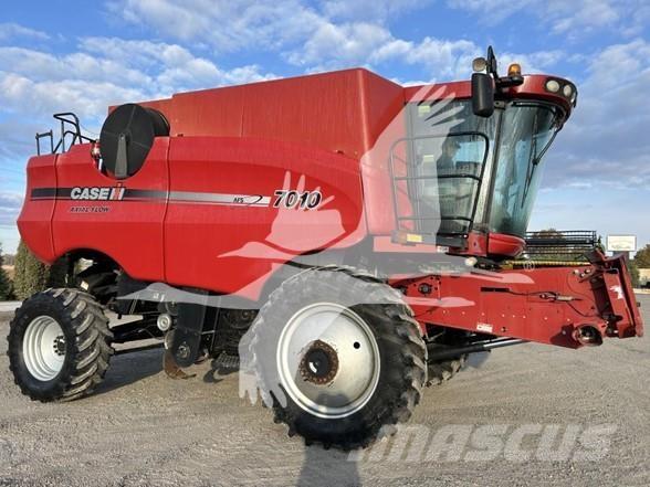 Case IH 7010 حصادات