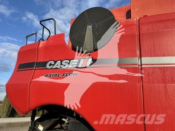 Case IH 7010 حصادات