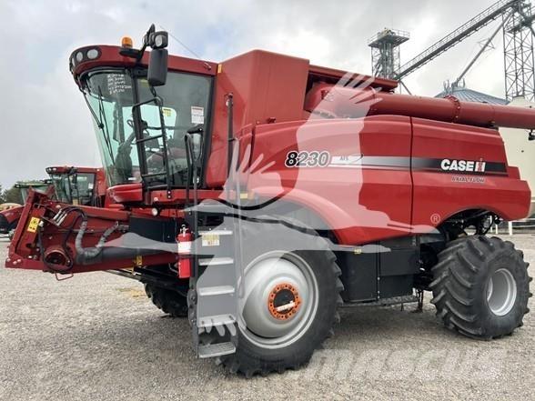 Case IH 8230 حصادات