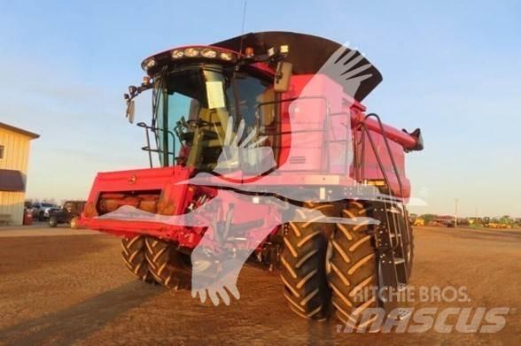 Case IH 8250 حصادات