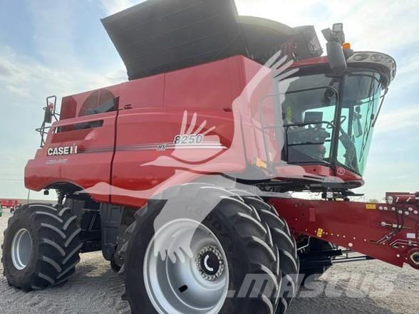 Case IH 8250 حصادات