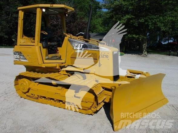 CAT D3G XL بلدوزرات مجنزرة