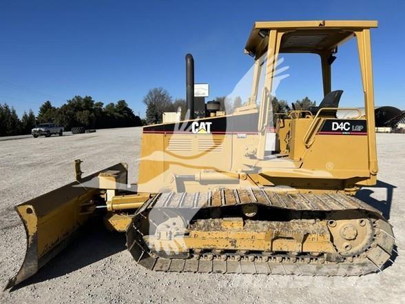 CAT D4C LGP بلدوزرات مجنزرة