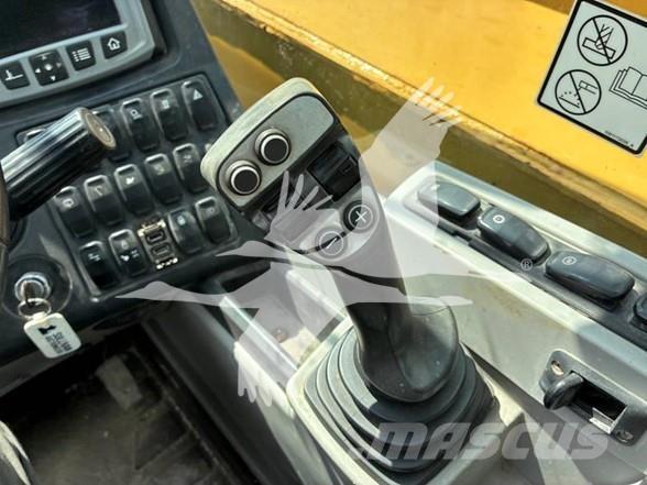 CAT TH408D مناولات متداخلة