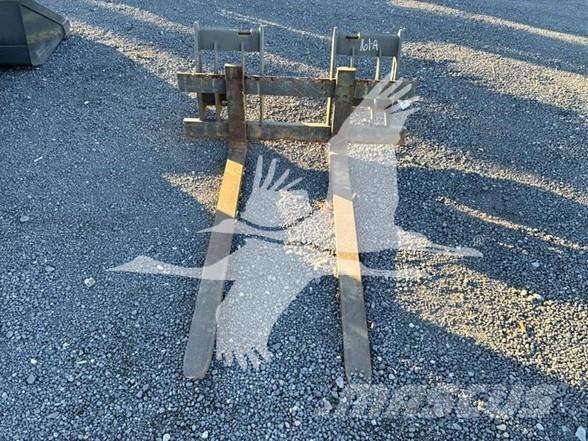 CNH 60 FORKS معدات البناء - غير ذلك