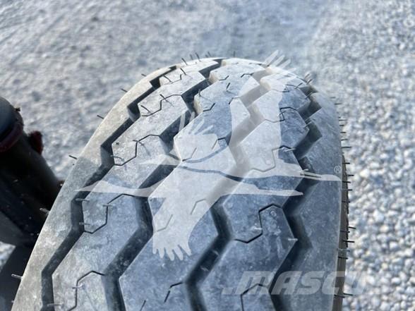 E-Z Trail 680 مقطورات أخرى