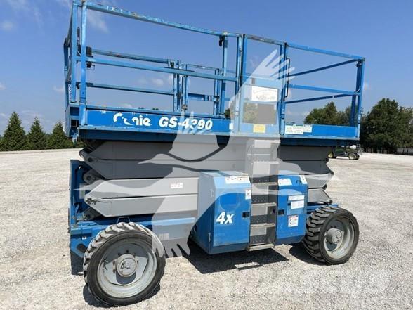 Genie GS4390RT رافعات مقصية الشكل