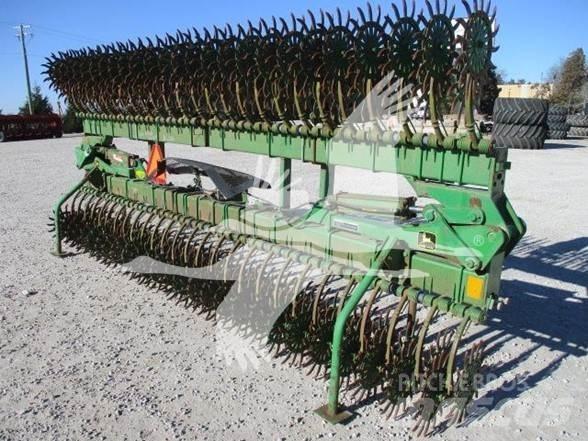 John Deere 400 ماكينات وملحقات زراعة أخرى