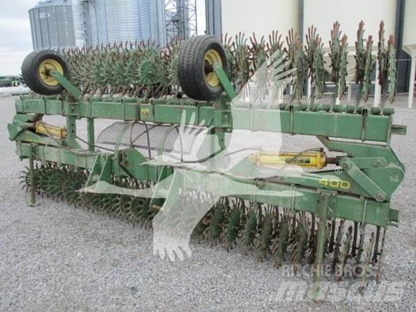 John Deere 400 ماكينات وملحقات زراعة أخرى