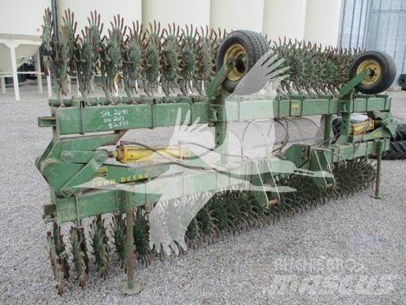 John Deere 400 ماكينات وملحقات زراعة أخرى