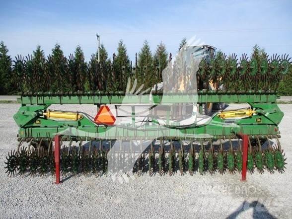 John Deere 400 ماكينات وملحقات زراعة أخرى