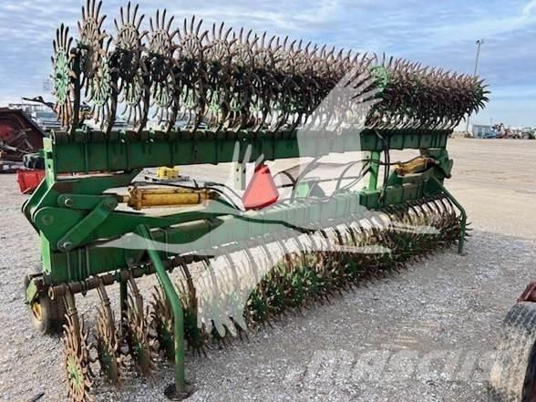 John Deere 400 ماكينات وملحقات زراعة أخرى