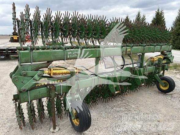 John Deere 400 ماكينات وملحقات زراعة أخرى