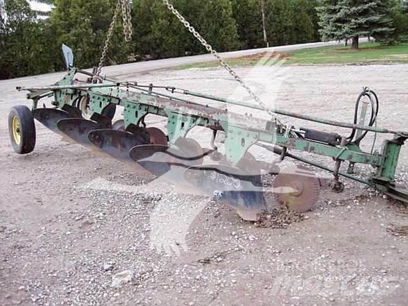John Deere 514 محاريث عكسية