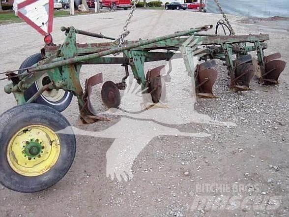 John Deere 514 محاريث عكسية