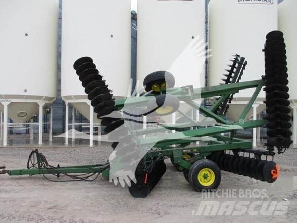 John Deere 630 زحافات ساحقة