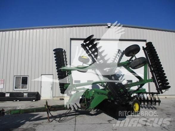 John Deere 630 زحافات ساحقة