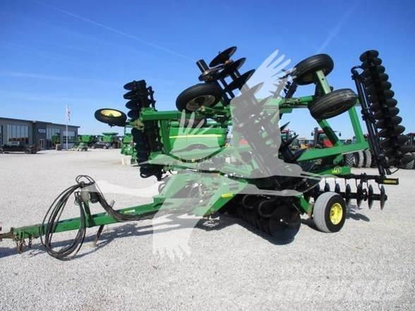 John Deere 637 زحافات ساحقة