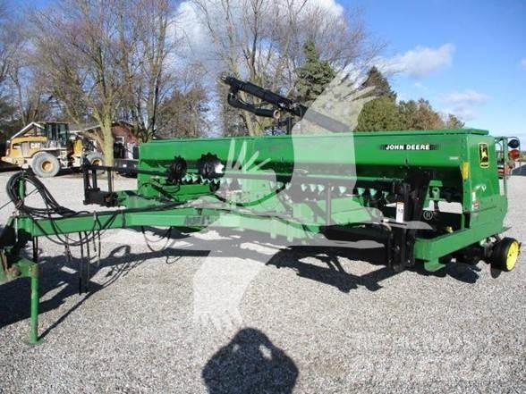 John Deere 750 مثاقيب
