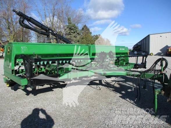 John Deere 750 مثاقيب