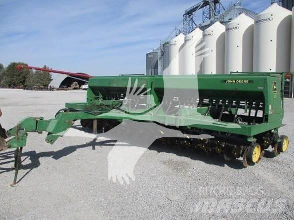 John Deere 750 مثاقيب
