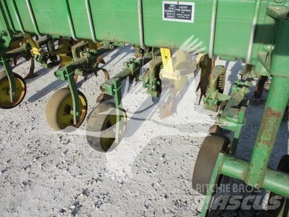 John Deere 85 حراثات صفوف المحاصيل