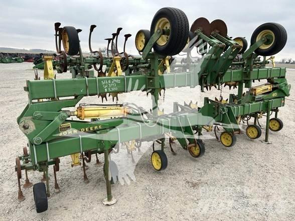 John Deere 85 حراثات صفوف المحاصيل
