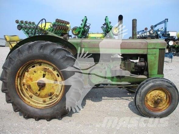 John Deere R الجرارات