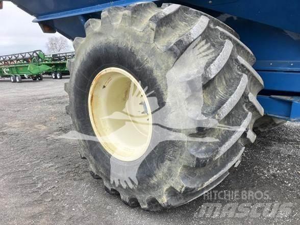 Kinze 1050 مقطورة حبوب