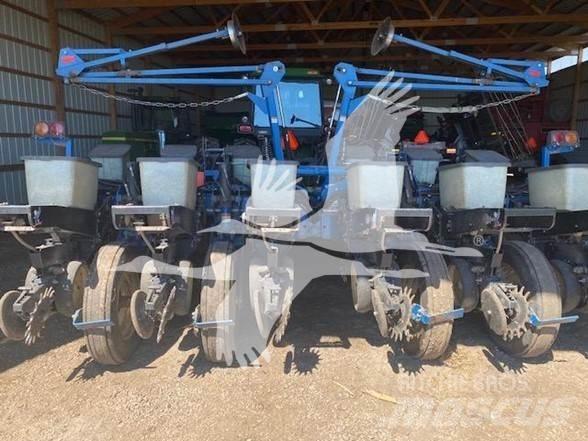 Kinze 2210 معدات بذر