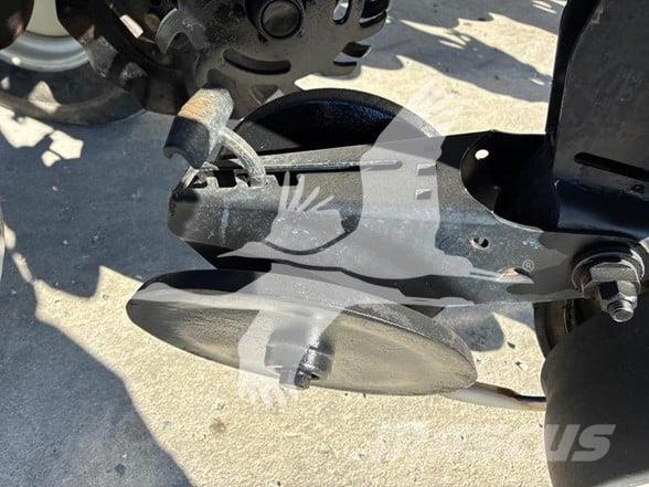 Kinze 3000 معدات بذر