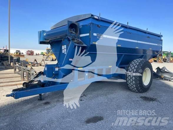 Kinze 840 مقطورة حبوب