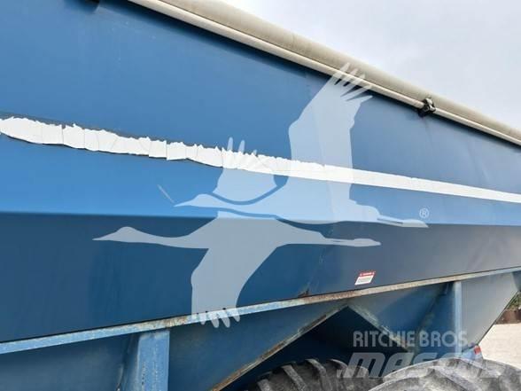 Kinze 840 مقطورة حبوب