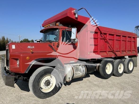Mack RB688S شاحنات قلابة