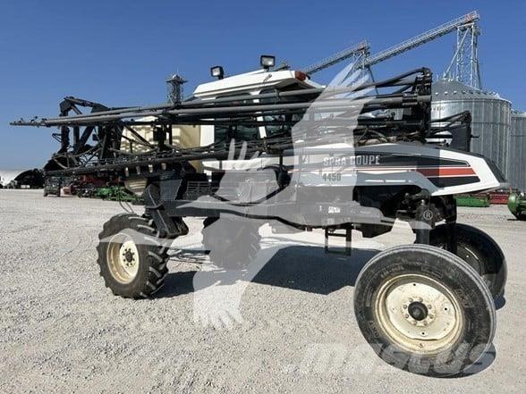 SpraCoupe 4450 رشاشات ذاتية الحركة