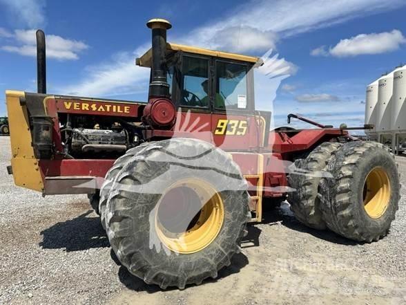 Versatile 935 الجرارات