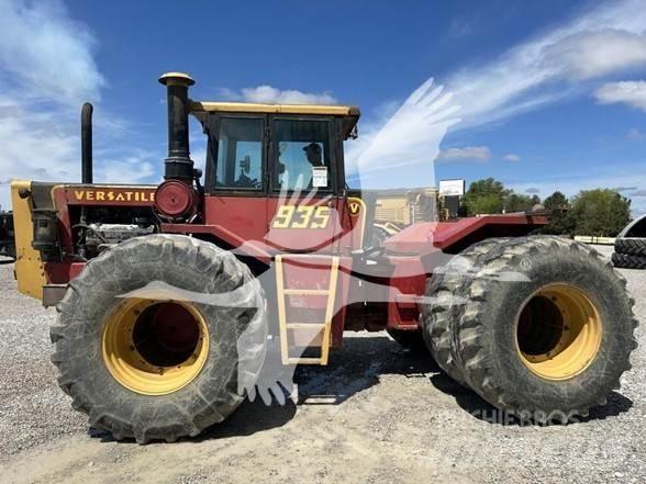 Versatile 935 الجرارات