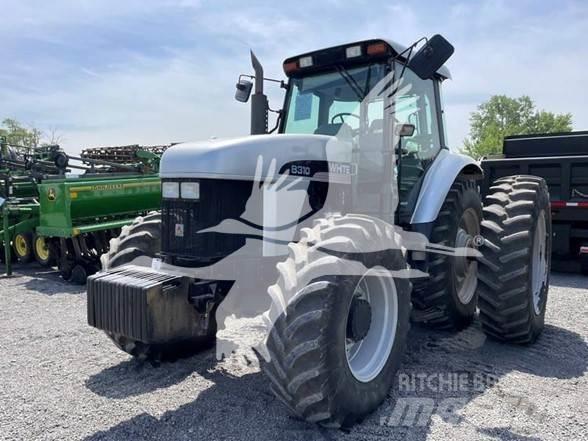 White 8310 الجرارات