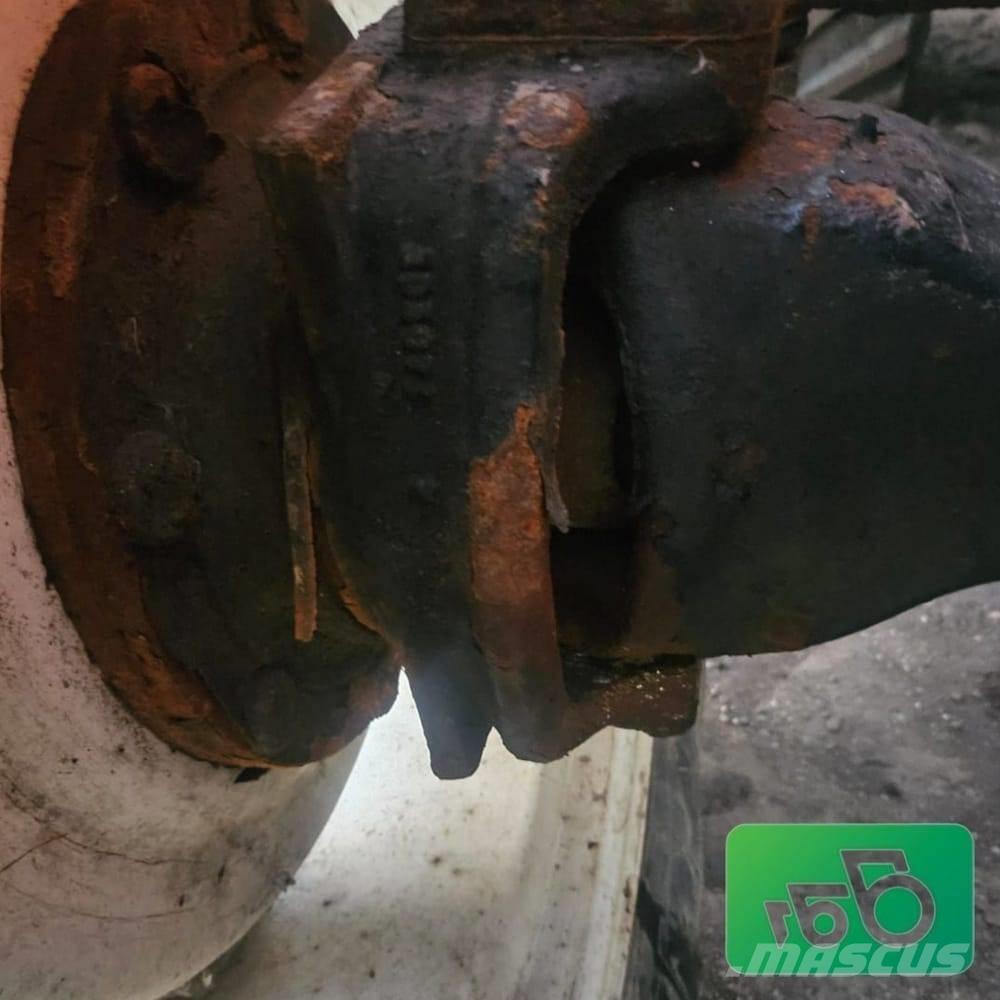 Valmet 8350. Parts الجرارات